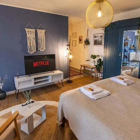 Cozy Souterrain Terrasse Garten Panoramablick Apartment *