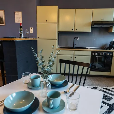 Cozy Souterrain Terrasse Garten Panoramablick Appartement