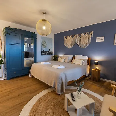 Cozy Souterrain Terrasse Garten Panoramablick アパート